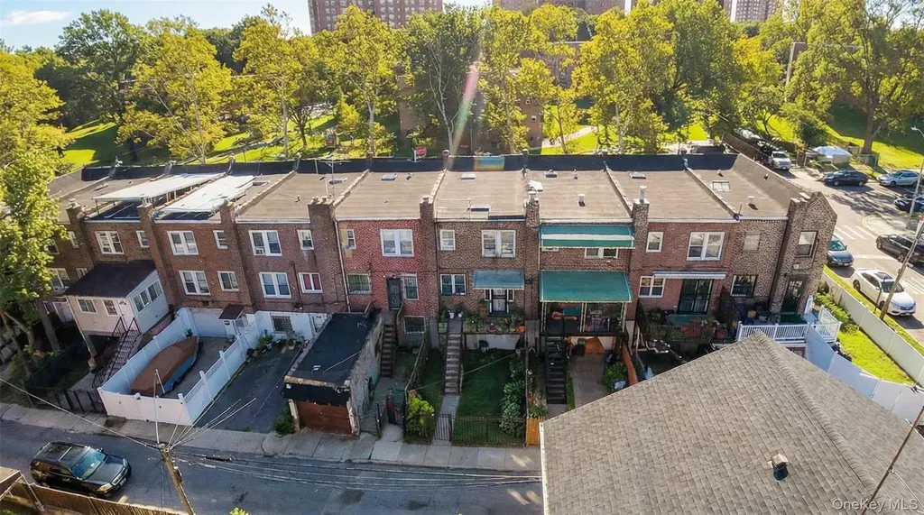 1147 Grenada Place Bronx NY 10466