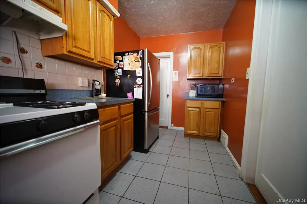 1147 Grenada Place Bronx NY 10466