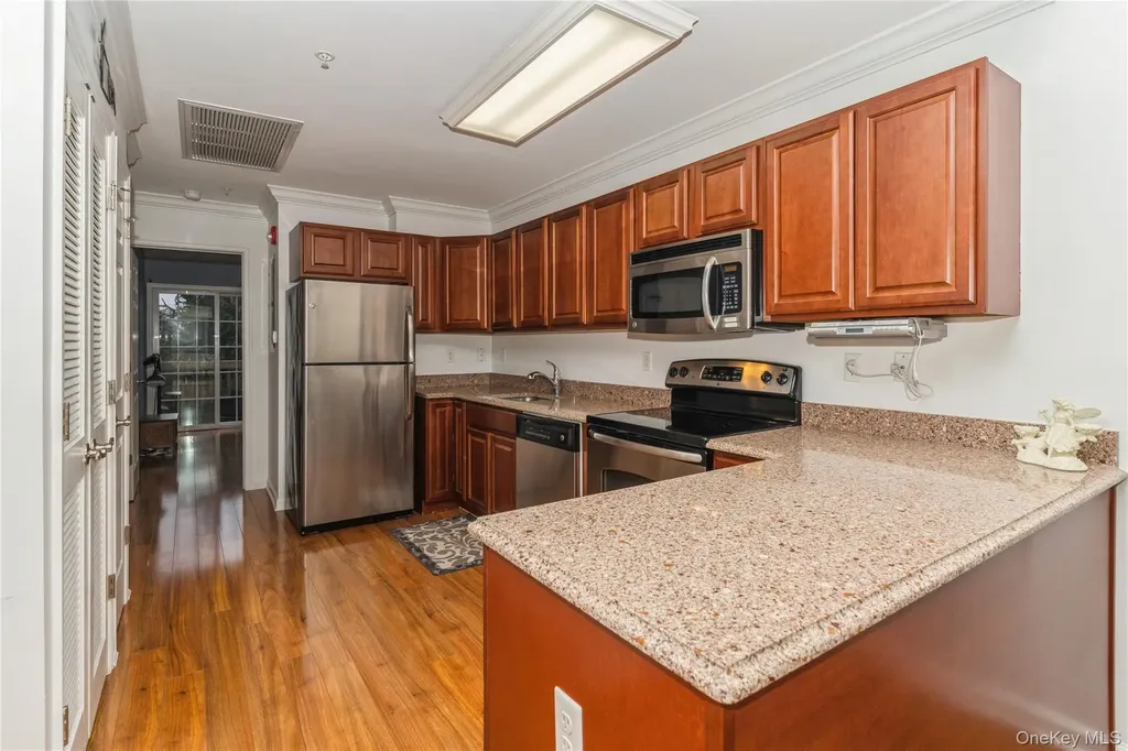 218 Willow Lane Valley Stream NY 11580
