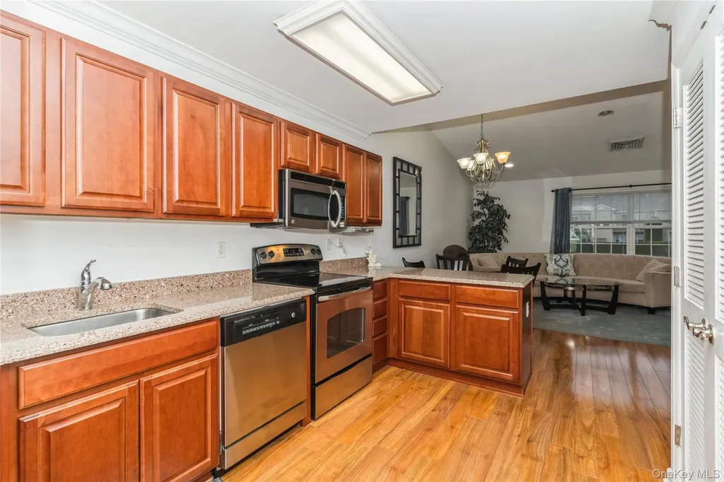 218 Willow Lane Valley Stream NY 11580