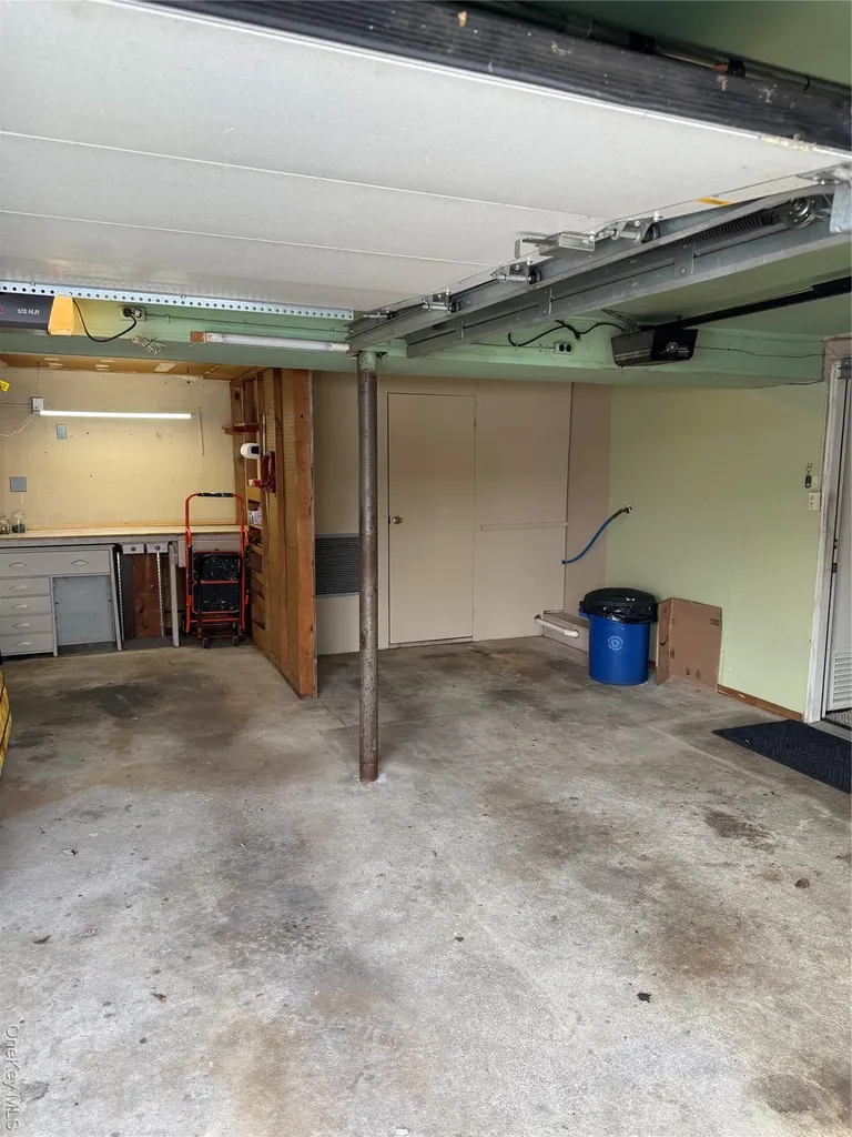 192 E 5th Street Deer Park NY 11729