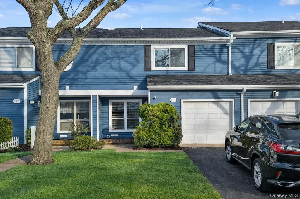 100 Baker Court Island Park NY 11558
