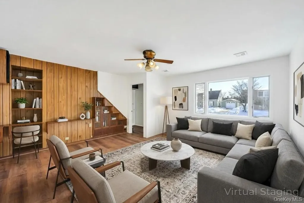 21 Clay Lane Levittown NY 11756