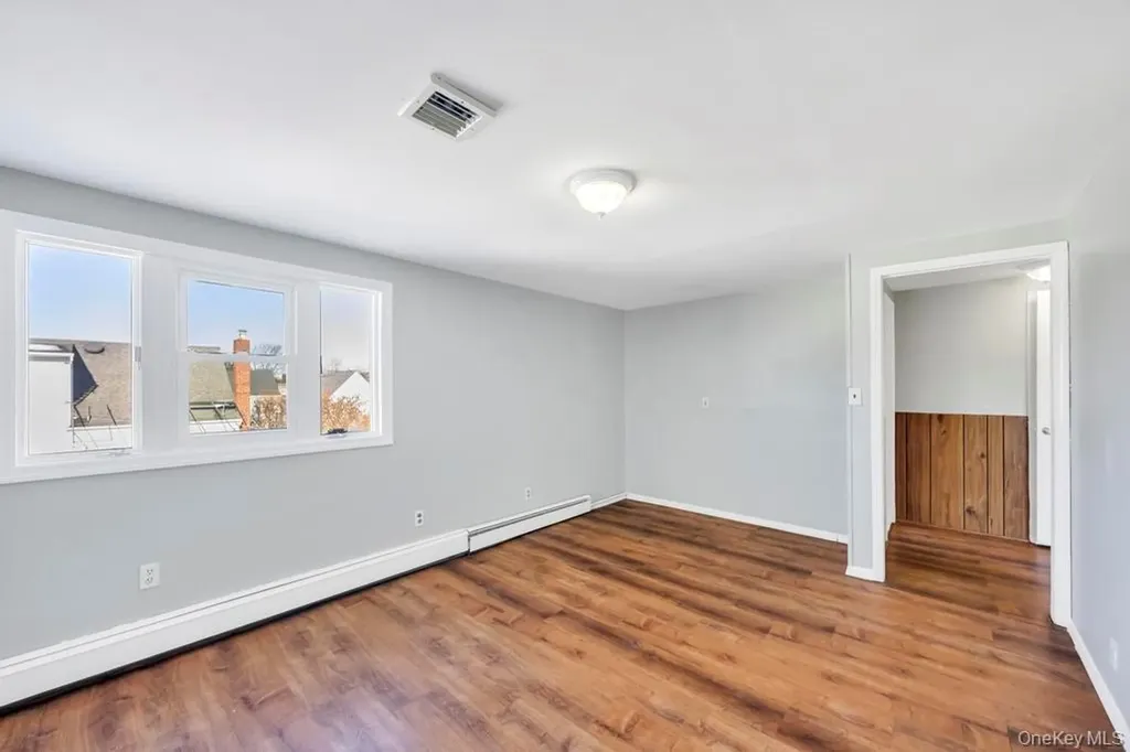 21 Clay Lane Levittown NY 11756