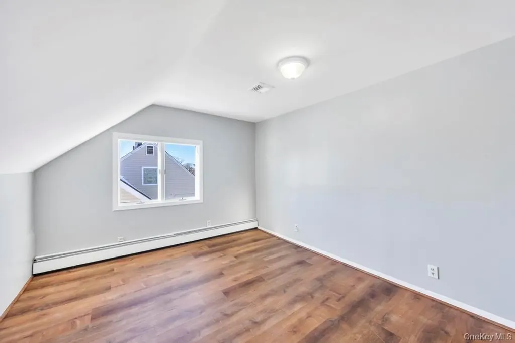 21 Clay Lane Levittown NY 11756