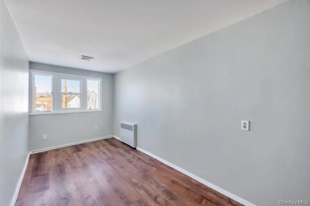 21 Clay Lane Levittown NY 11756