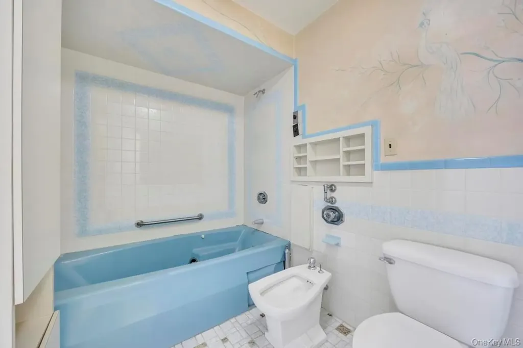 21 Clay Lane Levittown NY 11756