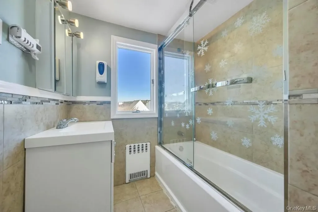 21 Clay Lane Levittown NY 11756