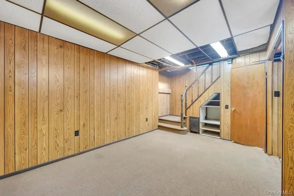 21 Clay Lane Levittown NY 11756