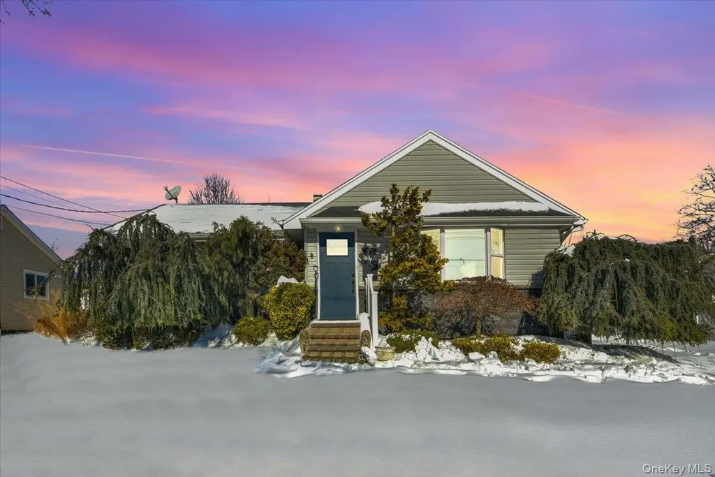 1721 Michael William Road North Merrick NY 11566