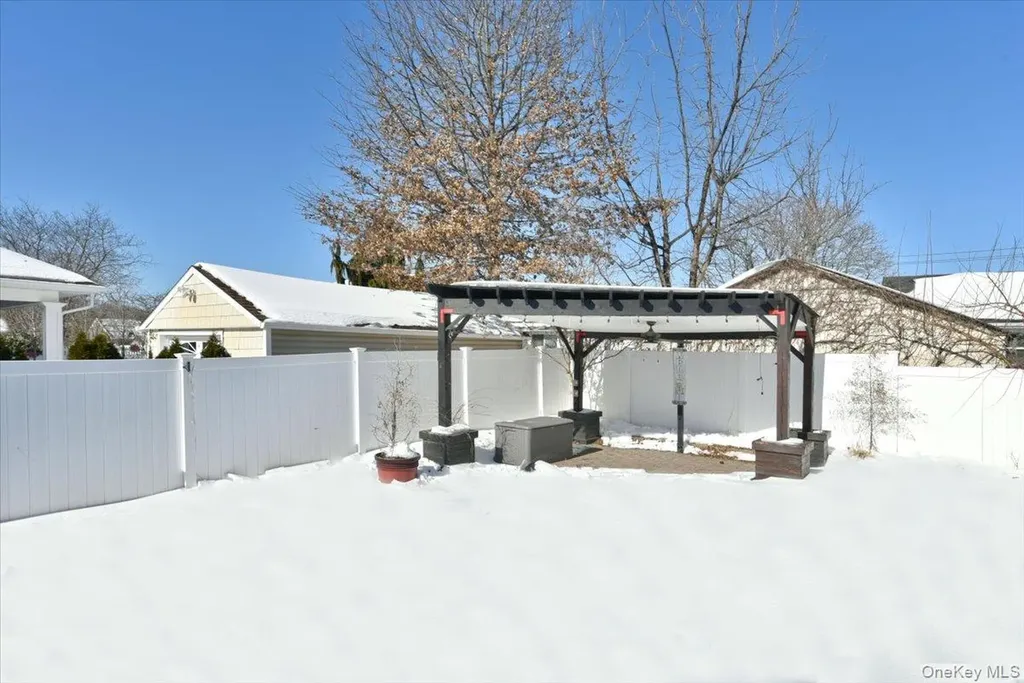 1721 Michael William Road North Merrick NY 11566