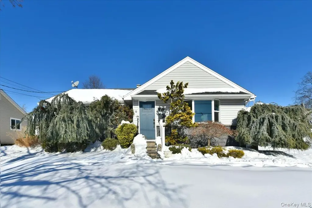 1721 Michael William Road North Merrick NY 11566
