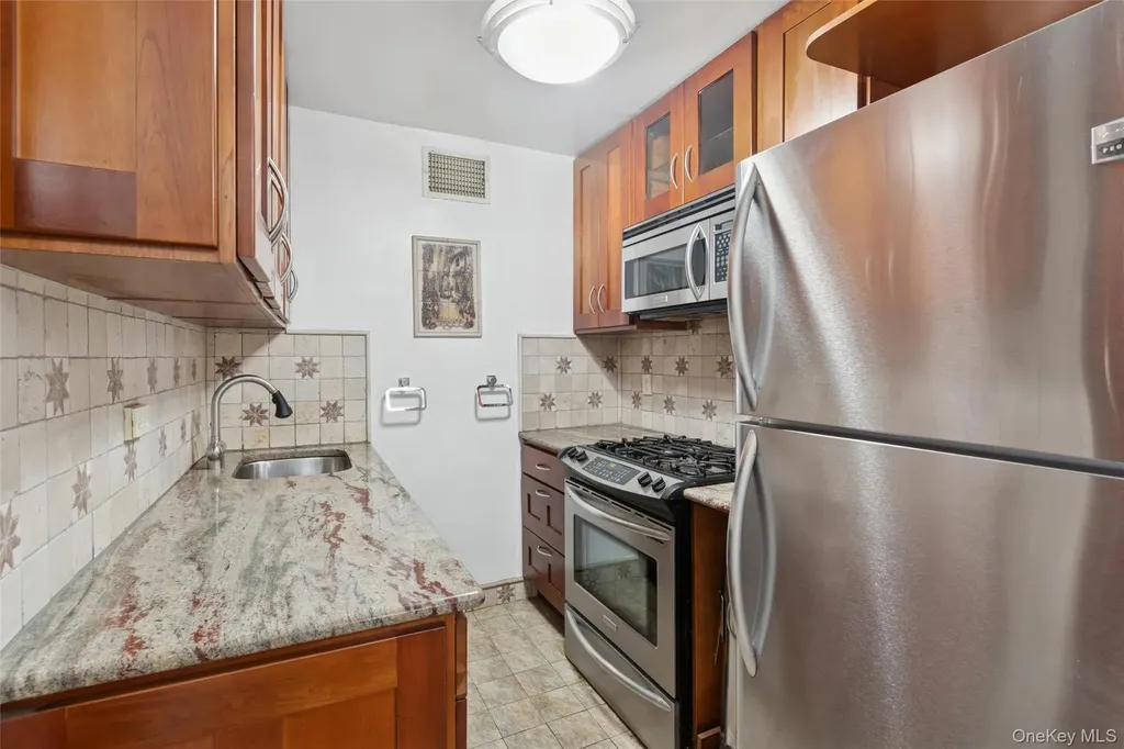 10230 66 Road Forest Hills NY 11375