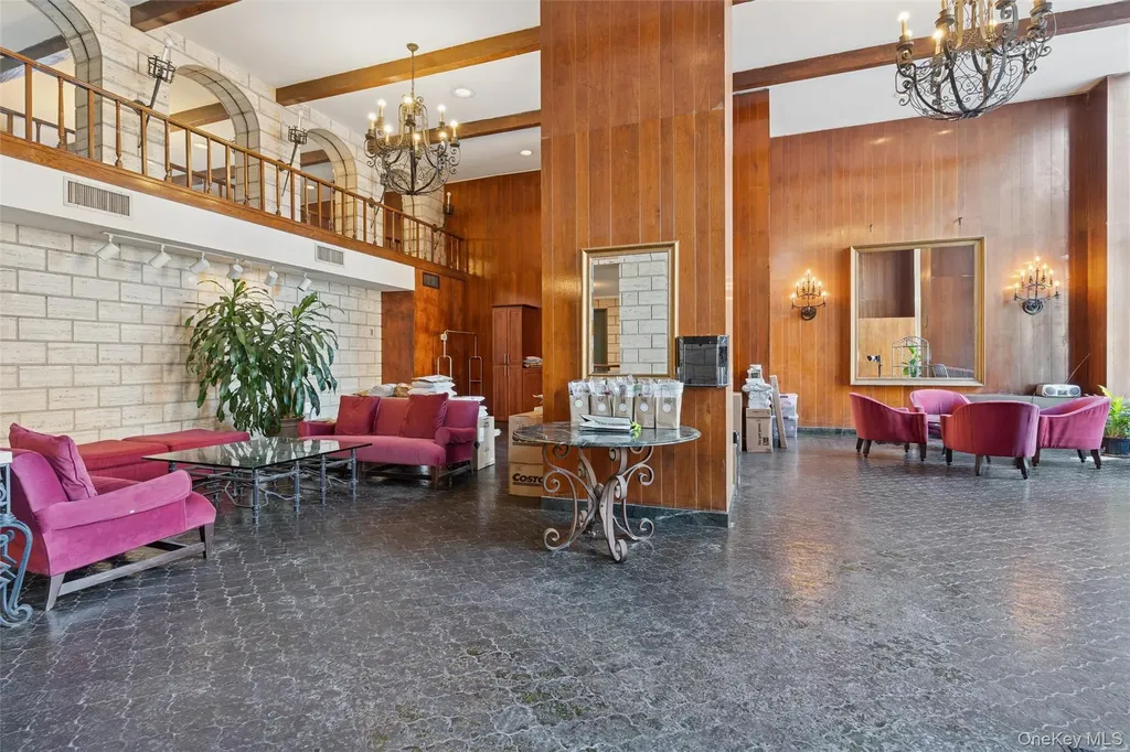 10230 66 Road Forest Hills NY 11375
