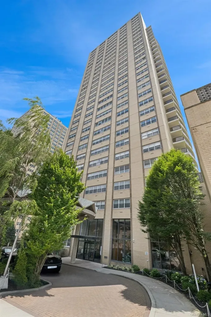 10230 66 Road Forest Hills NY 11375
