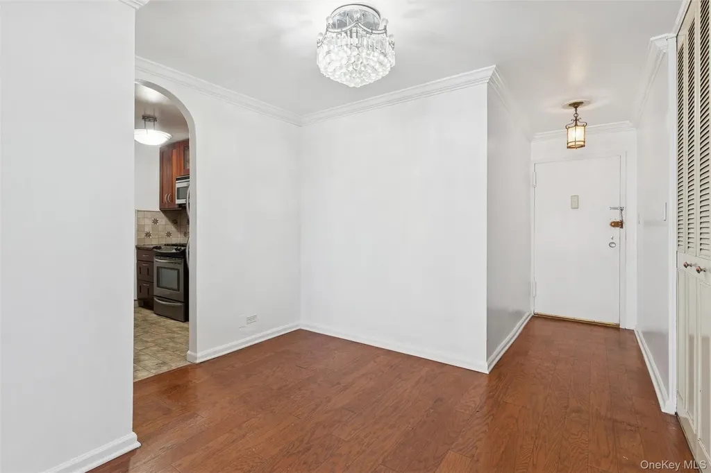 10230 66 Road Forest Hills NY 11375