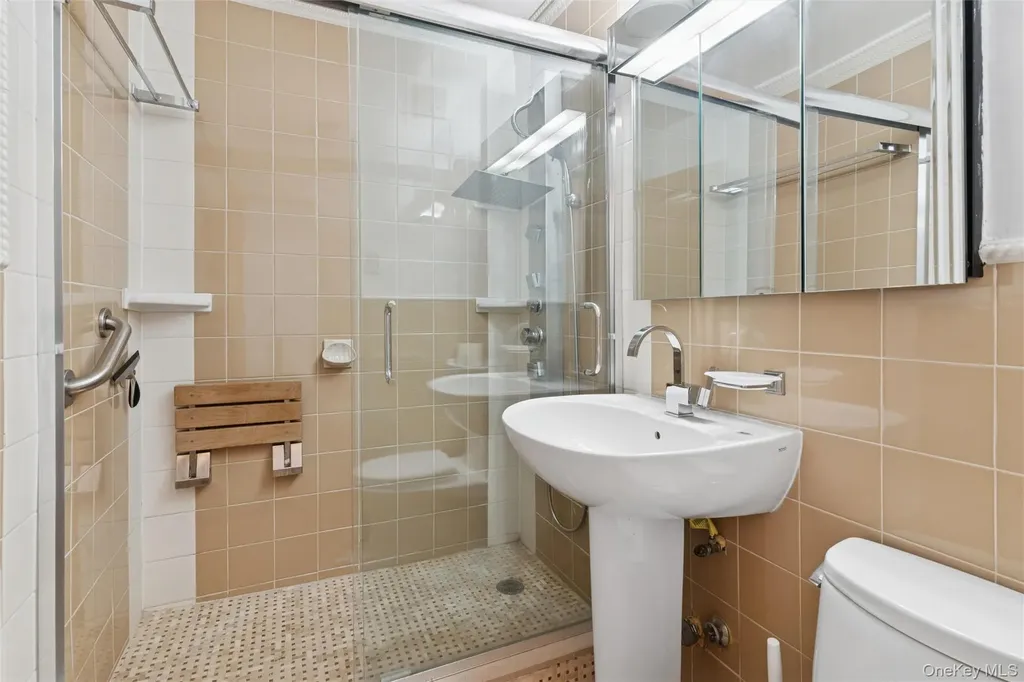 10230 66 Road Forest Hills NY 11375