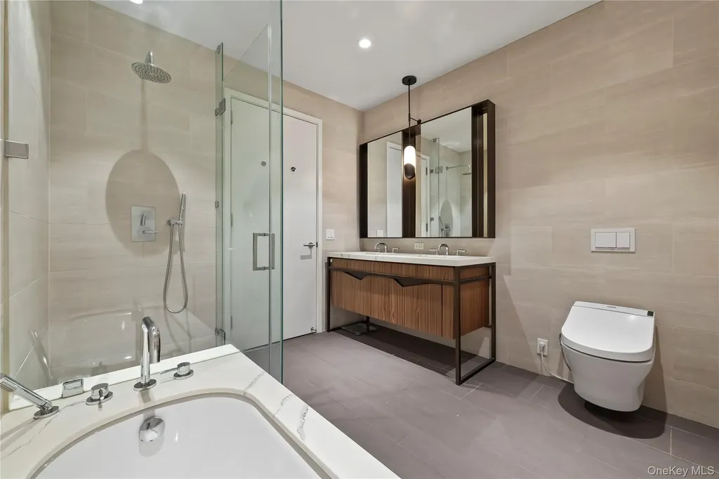 13327 39th Avenue Flushing NY 11354