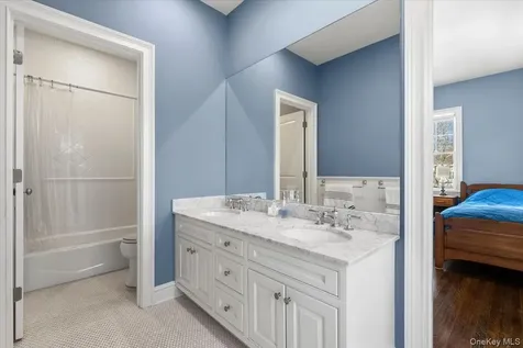 12 Old Lyme Road Scarsdale NY 10583