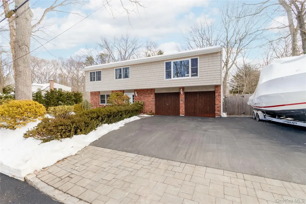 61 Pine Drive Nesconset NY 11767