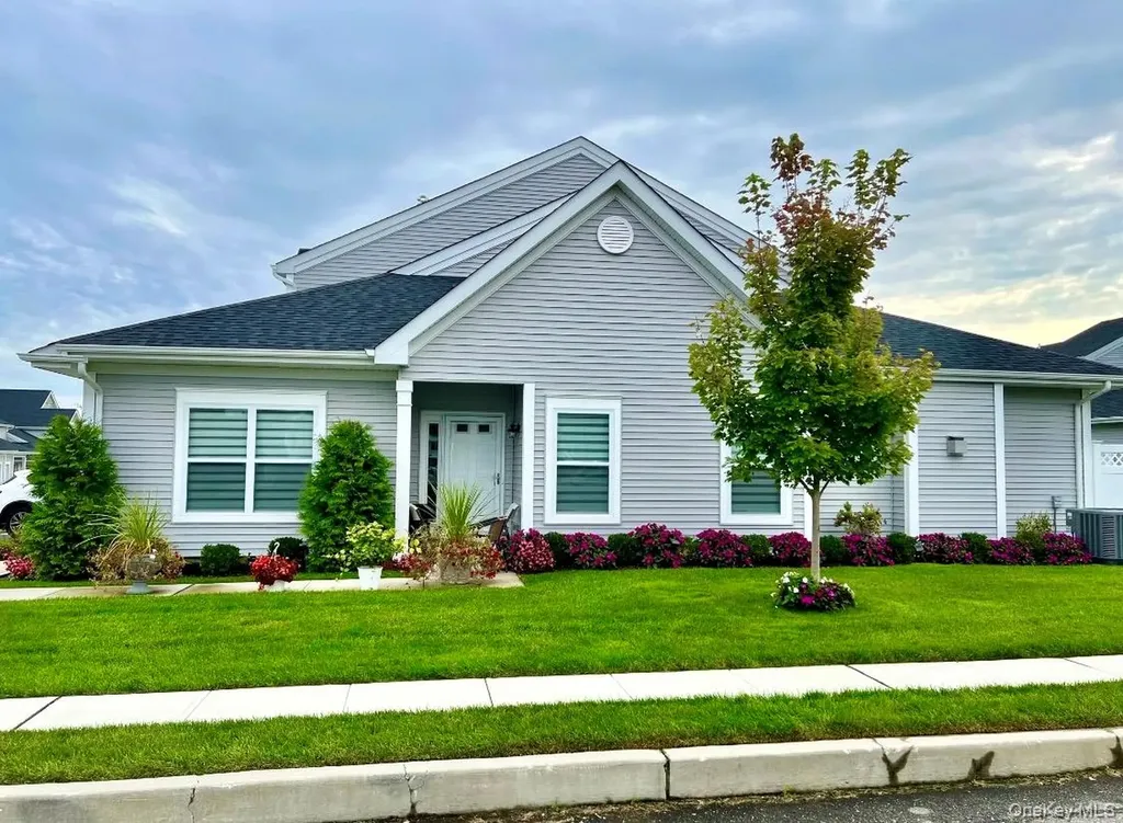 37 Willow Circle Coram NY 11727