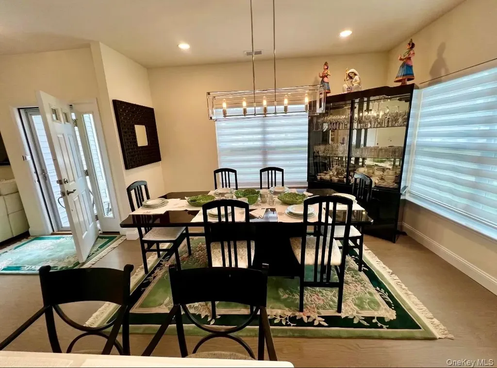 37 Willow Circle Coram NY 11727