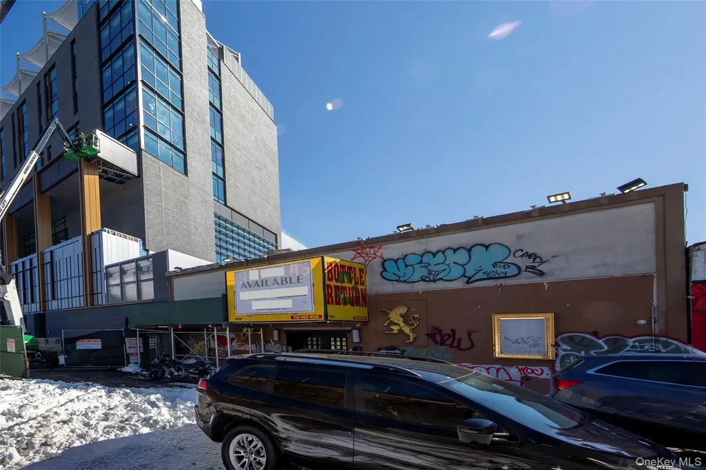 2520 Park Avenue Bronx NY 10451