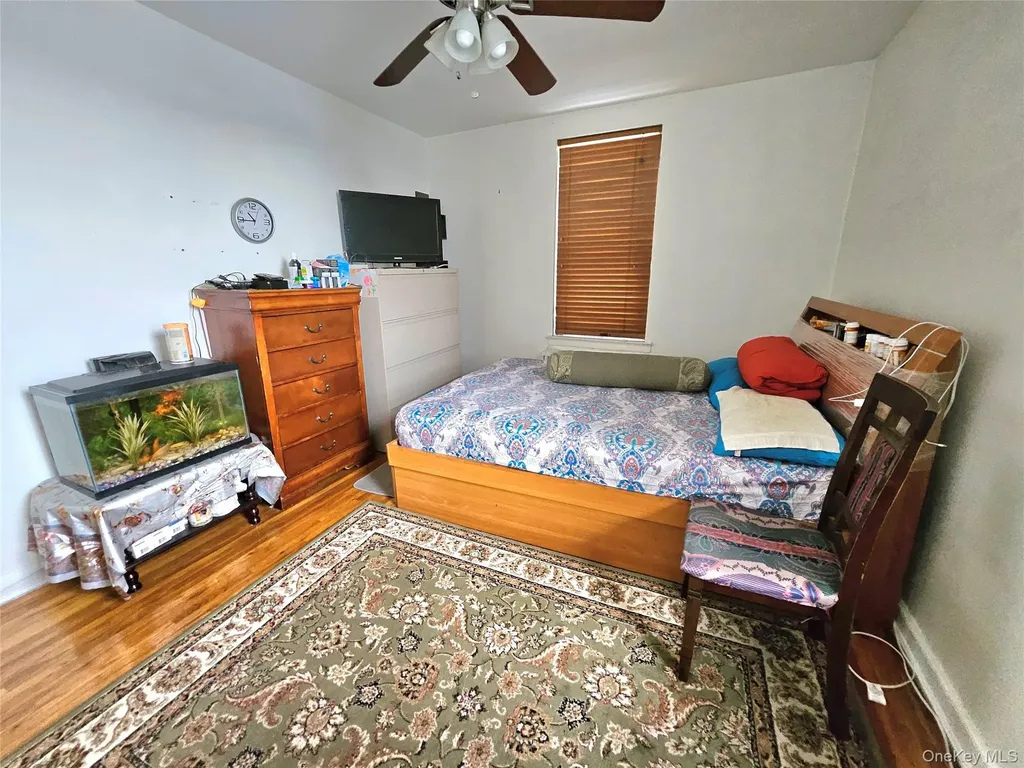 113-15 34 Corona NY 11368