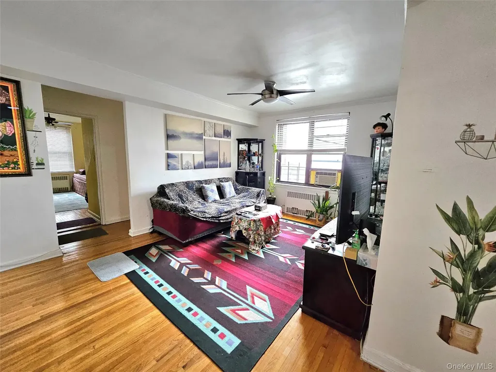 113-15 34 Corona NY 11368