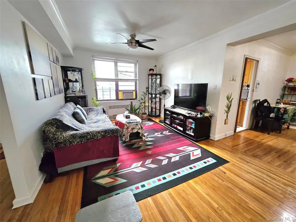 113-15 34 Corona NY 11368