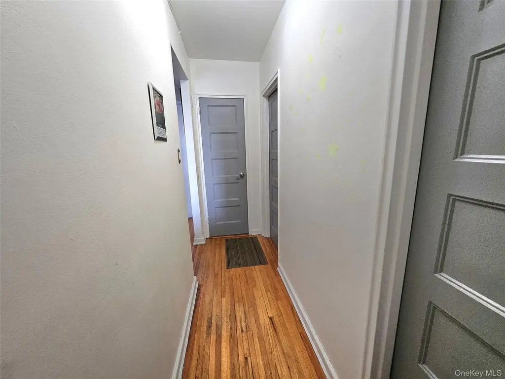 113-15 34 Corona NY 11368