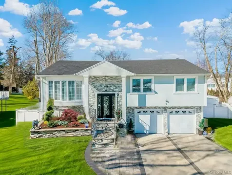 7 Dunhill Road Manhasset Hills NY 11040