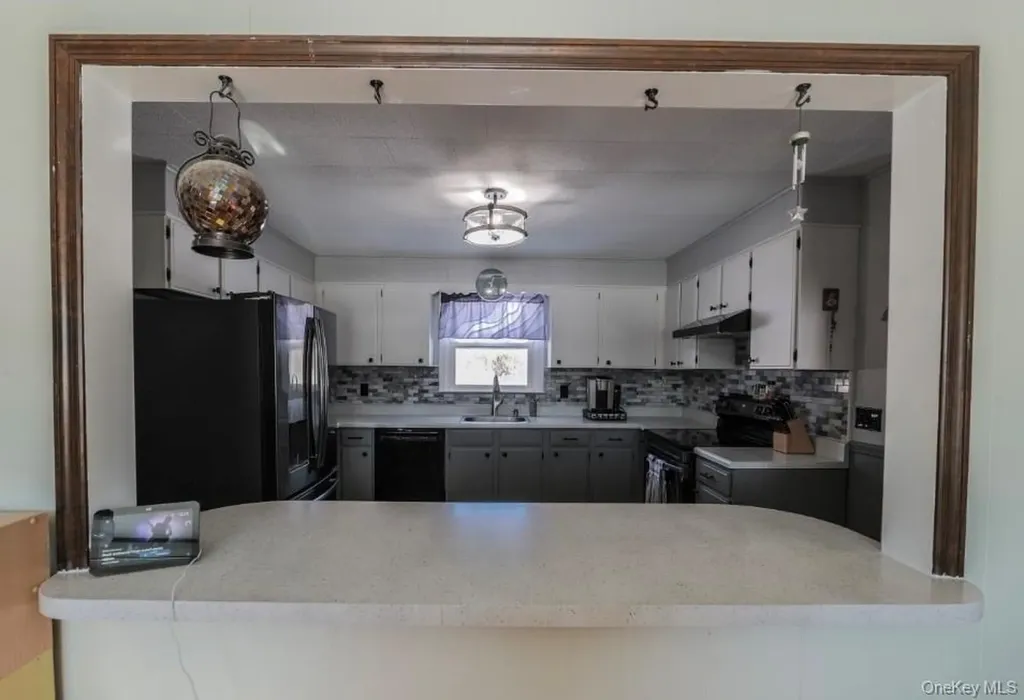 40 Bates Lane Wallkill NY 12589