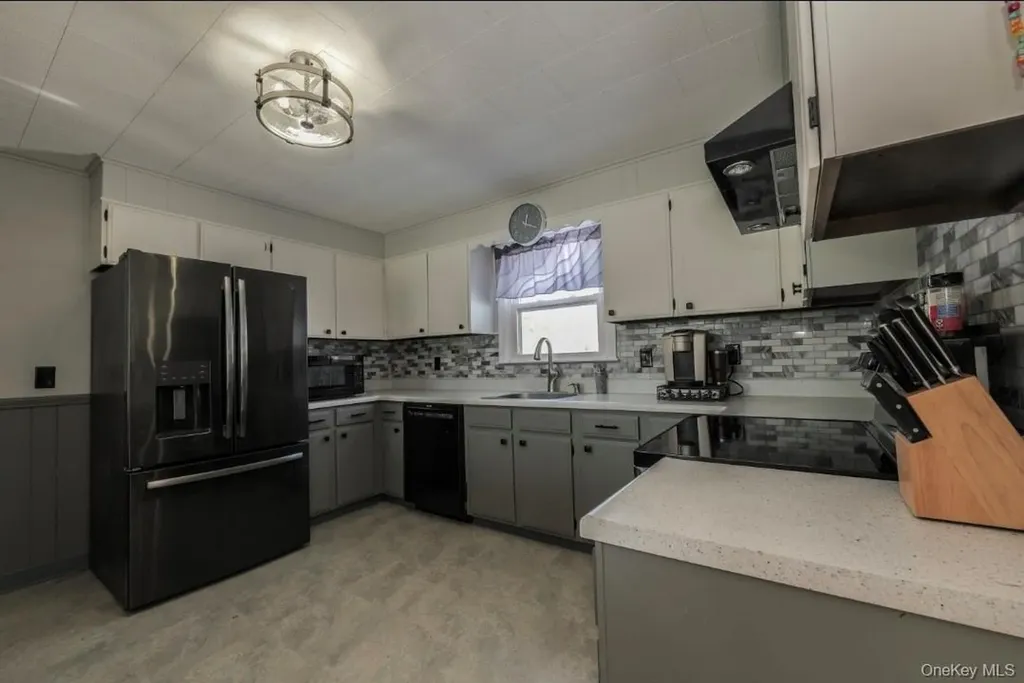 40 Bates Lane Wallkill NY 12589