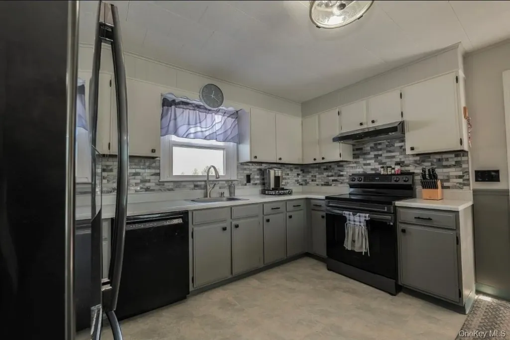 40 Bates Lane Wallkill NY 12589