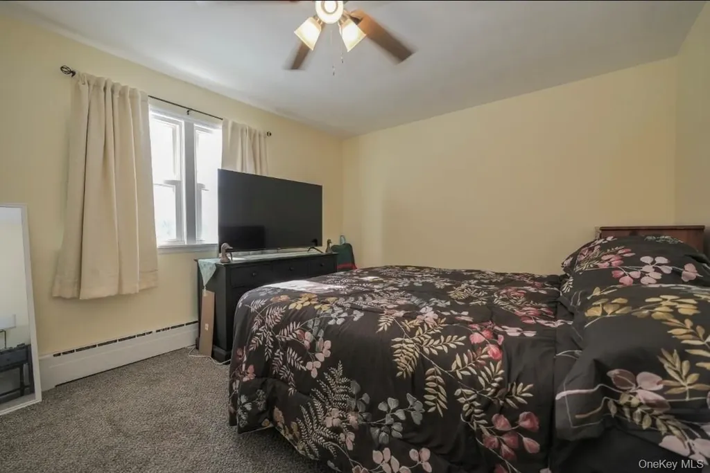 40 Bates Lane Wallkill NY 12589