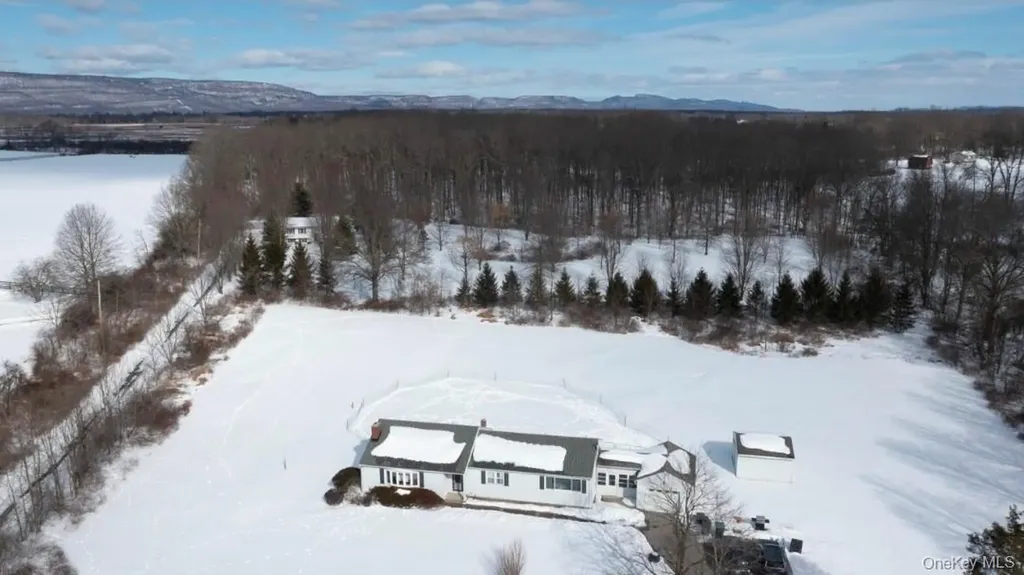 40 Bates Lane Wallkill NY 12589