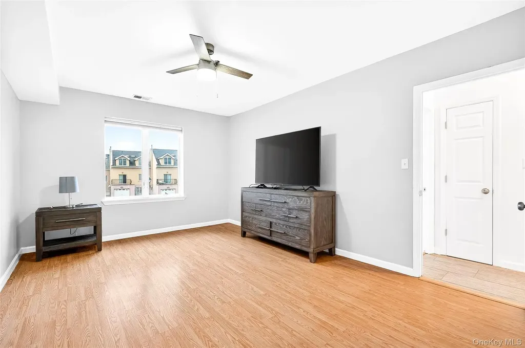 1432 Outlook Avenue Bronx NY 10465