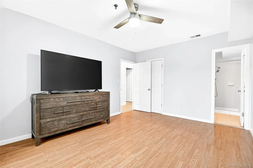 1432 Outlook Avenue Bronx NY 10465