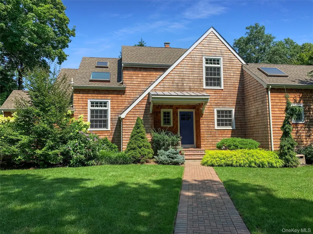 9 Wallace Lane Brookhaven NY 11719