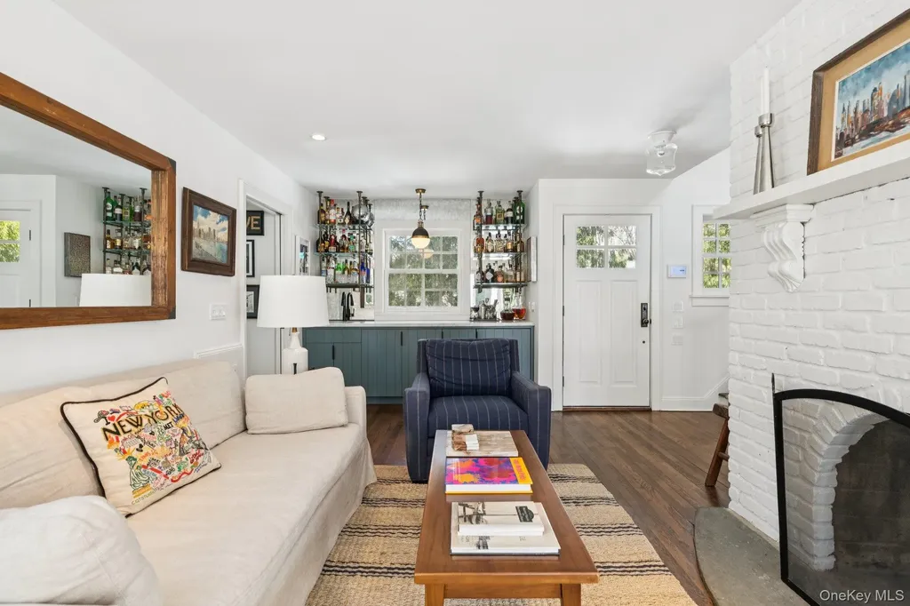 9 Wallace Lane Brookhaven NY 11719