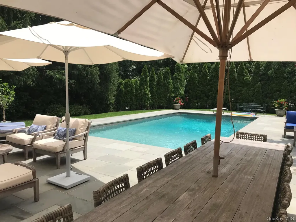 9 Wallace Lane Brookhaven NY 11719