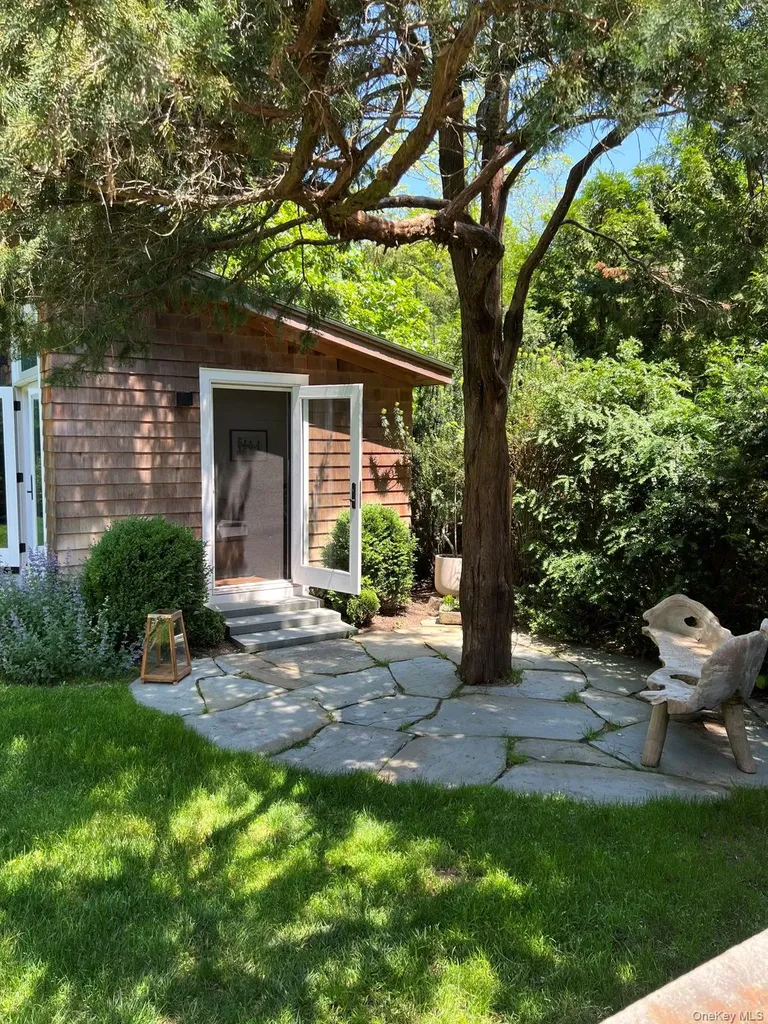 9 Wallace Lane Brookhaven NY 11719