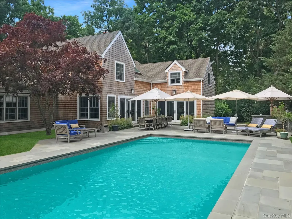 9 Wallace Lane Brookhaven NY 11719