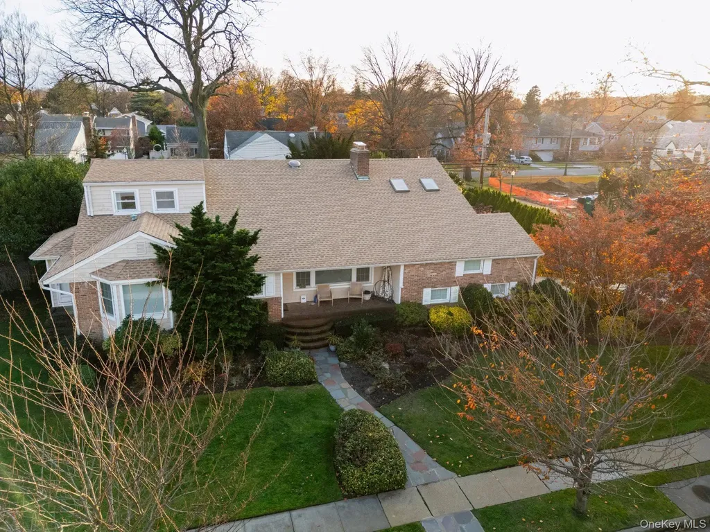 58 Allen Road Rockville Centre NY 11570