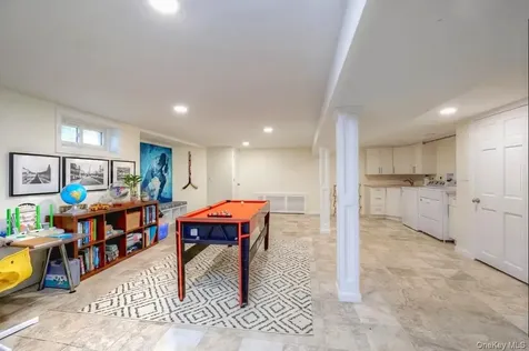 58 Allen Road Rockville Centre NY 11570