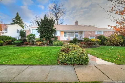 58 Allen Road Rockville Centre NY 11570