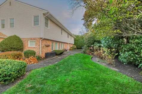 58 Allen Road Rockville Centre NY 11570