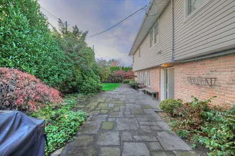 58 Allen Road Rockville Centre NY 11570
