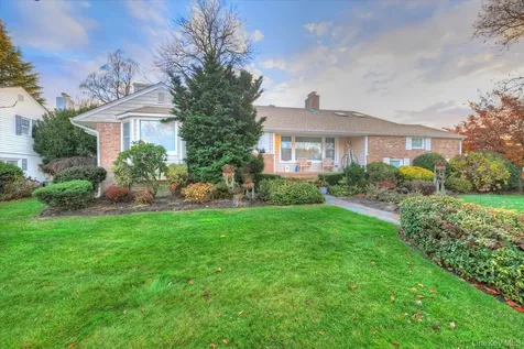 58 Allen Road Rockville Centre NY 11570